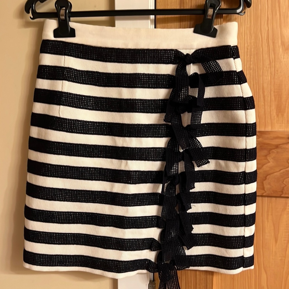 Nanette Lepore Striped Bow Skirt ❤️🌹❤️